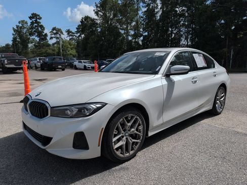 Used 2025 BMW 330i Sedan RWD image 4