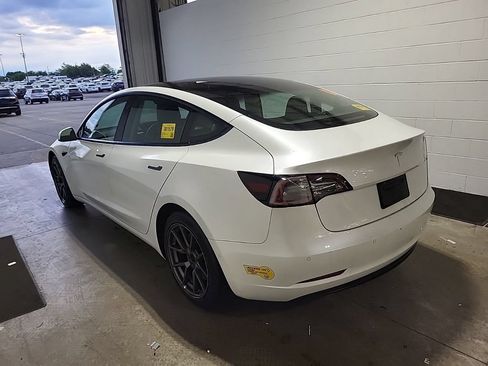 Used 2021 Tesla Model 3 Standard Range Plus RWD image 4