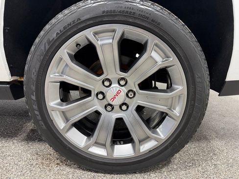 Used 2015 GMC Yukon XL Denali w/ Touring Package AWD/4WD image 5