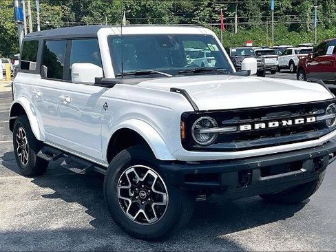 Certified 2024 Ford Bronco Outer Banks AWD/4WD image 2