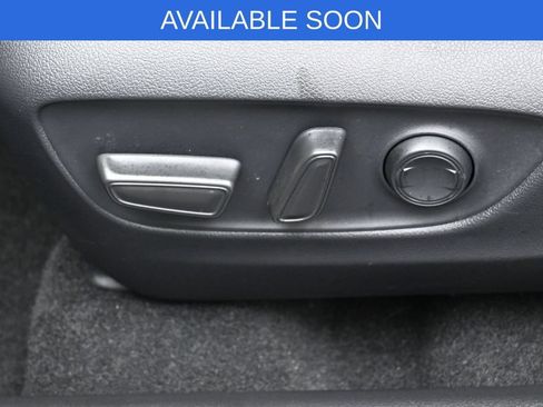 Used 2022 Toyota RAV4 Limited AWD/4WD image 10