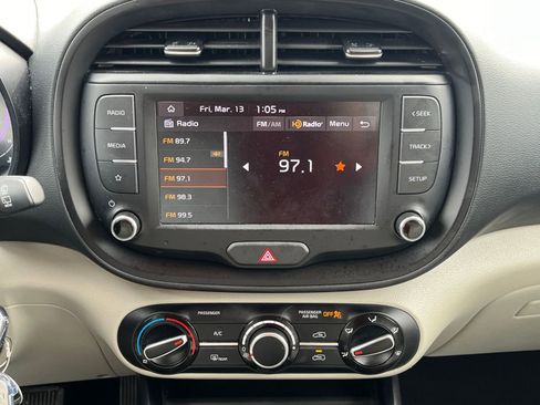 Used 2025 Kia Soul LX w/ LX Technology Package image 17
