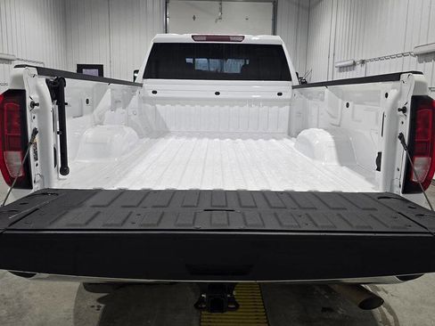 Used 2024 GMC Sierra 3500 SLE image 5