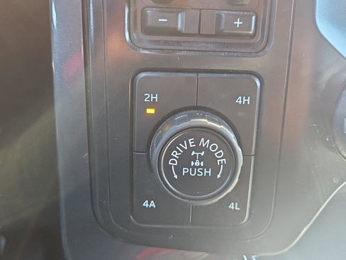 Used 2022 Ford F150 Lariat w/ Equipment Group 502A High AWD/4WD image 14