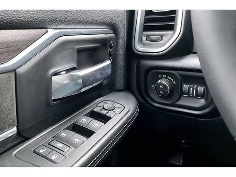 Used 2025 RAM 2500 Laramie w/ Towing Technology Group image 17