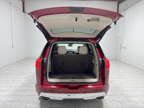 Used 2019 GMC Acadia Denali w/ Technology Package AWD/4WD image 27