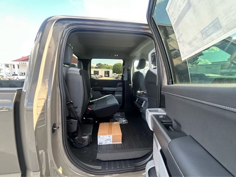 New 2026 Ford F250 XLT w/ XLT Premium Package AWD/4WD image 12