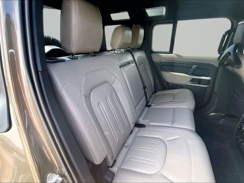 Used 2022 Land Rover Defender 110 XS Edition AWD/4WD image 29