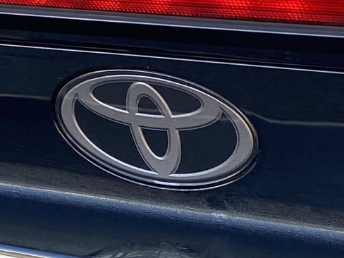 Used 2026 Toyota Prius Plug-In Hybrid image 4