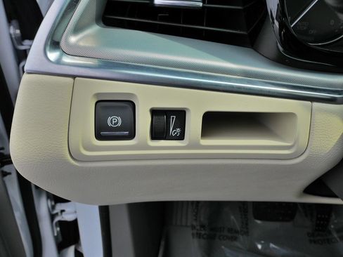 Used 2021 Cadillac XT5 Premium Luxury w/ LPO, Floor Liner Package FWD image 25