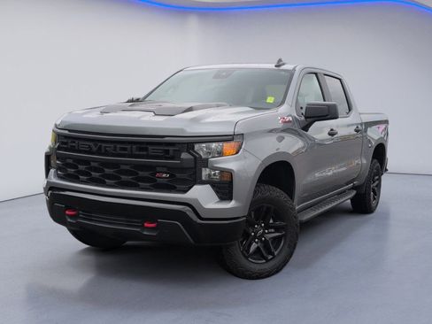 Used 2024 Chevrolet Silverado 1500 Custom Trail Boss AWD/4WD image 2