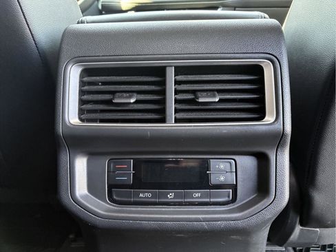 Used 2024 Volkswagen Atlas SE AWD/4WD image 13