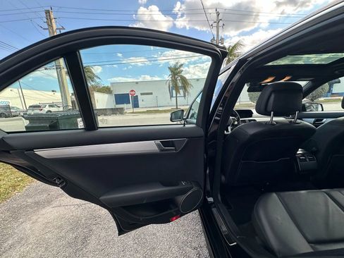 Used 2012 Mercedes-Benz C 250 Sedan image 16