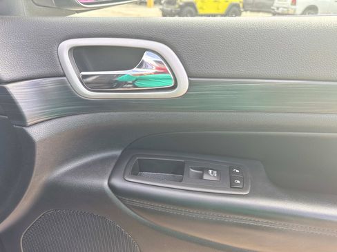 Used 2021 Jeep Grand Cherokee Laredo X image 14