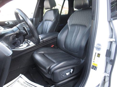 Used 2021 BMW X5 M50i w/ Executive Package image 32