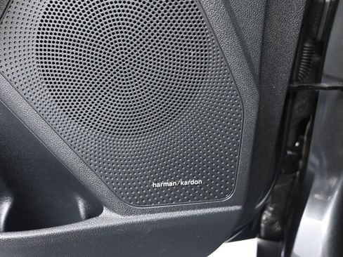 Used 2021 Kia Niro EX Premium image 12