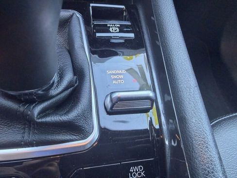 Used 2024 Jeep Compass Latitude w/ Sun and Sound Group image 23