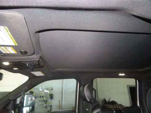 Used 2019 Ford F250 Platinum w/ Platinum Ultimate Package AWD/4WD image 25