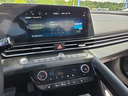 Used 2023 Hyundai Elantra SEL w/ Convenience Package FWD image 22