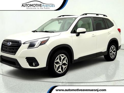 Used 2022 Subaru Forester Premium AWD/4WD image 1