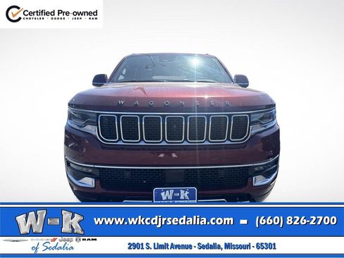 Certified 2022 Jeep Wagoneer Series III w/ Premium Group I AWD/4WD image 11
