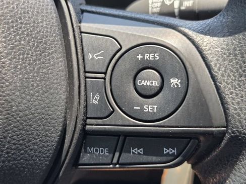 Used 2022 Toyota Corolla LE FWD image 22