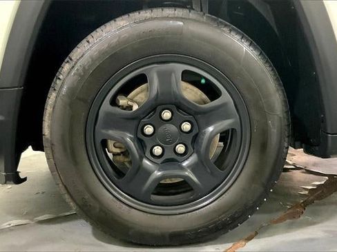 Used 2019 Jeep Compass Sport FWD image 7