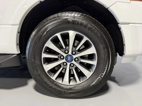 Used 2017 Ford Expedition XLT AWD/4WD image 31