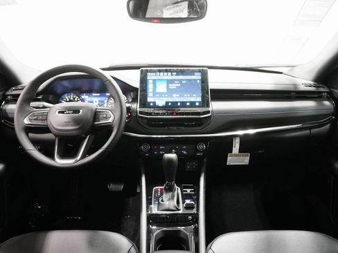 New 2026 Jeep Compass Latitude image 15