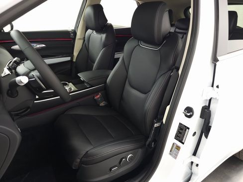 Used 2026 Genesis GV70 2.5T image 12