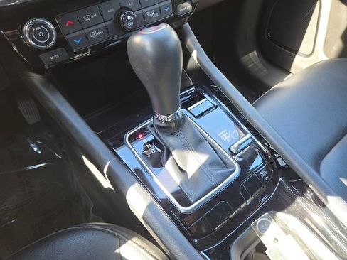Used 2024 Jeep Compass Limited AWD/4WD image 15