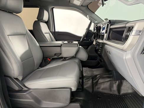 Used 2024 Ford F550 4x4 Crew Cab Super Duty image 29