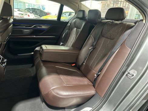 Used 2016 BMW 740i RWD image 31