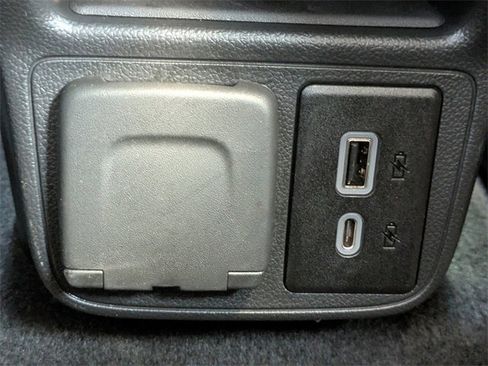 Used 2024 Buick Encore GX Avenir image 19