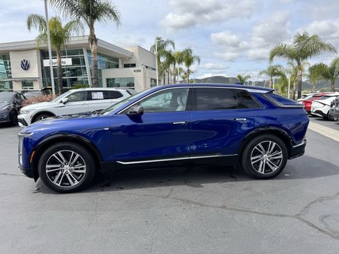 Used 2024 Cadillac Lyriq Luxury AWD/4WD image 7