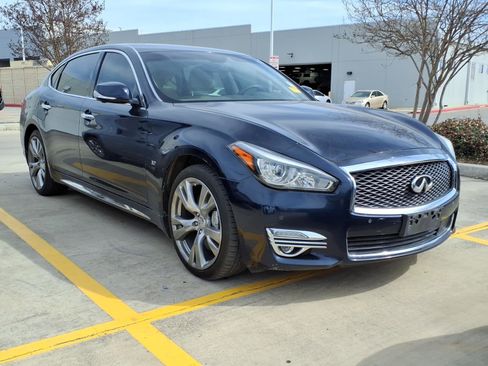 Used 2016 INFINITI Q70 L 3.7 w/ Technology Package image 3