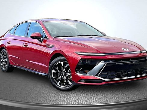 Used 2025 Hyundai Sonata SEL FWD image 11