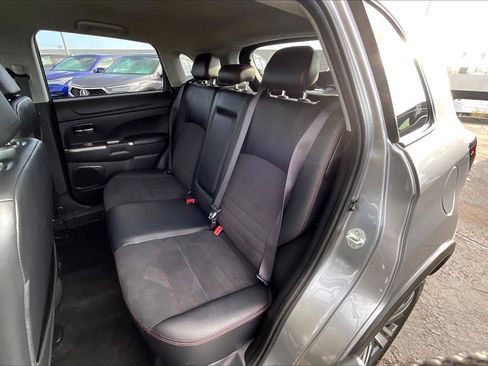 Used 2024 Mitsubishi Outlander Sport SE image 23