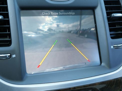 Used 2015 Chrysler 300 C image 26