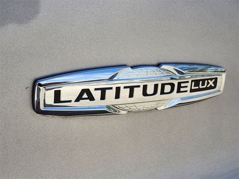 Used 2022 Jeep Cherokee Latitude Lux image 8