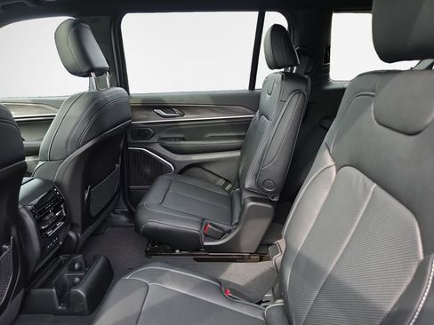 New 2026 Jeep Grand Cherokee L Limited AWD/4WD image 24