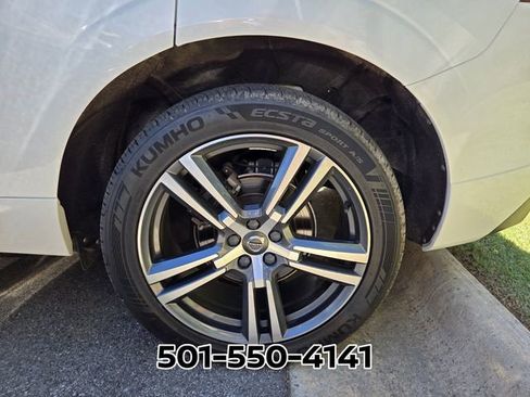 Used 2021 Volvo XC60 T5 Momentum w/ Protection Package Premier AWD/4WD image 7