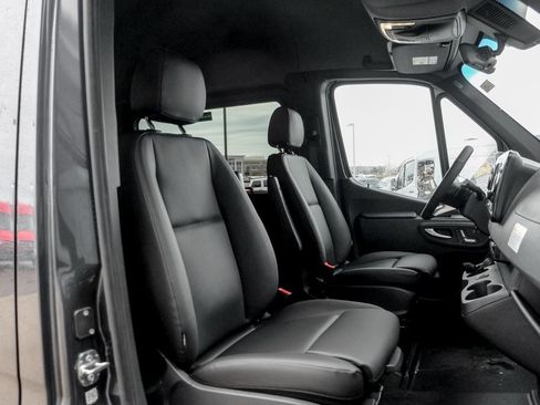 Used 2025 Mercedes-Benz Sprinter 2500 image 26