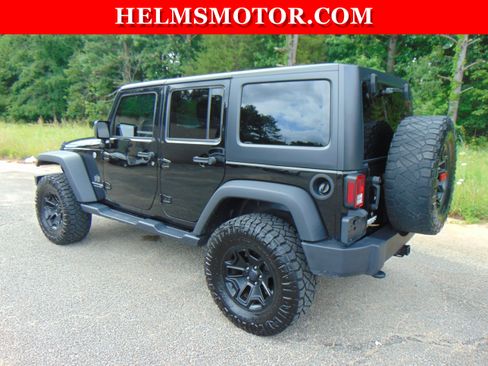 Used 2018 Jeep Wrangler Unlimited Sport S AWD/4WD image 5