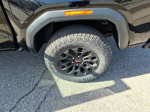 New 2026 GMC Canyon Elevation w/ Convenience Package image 21