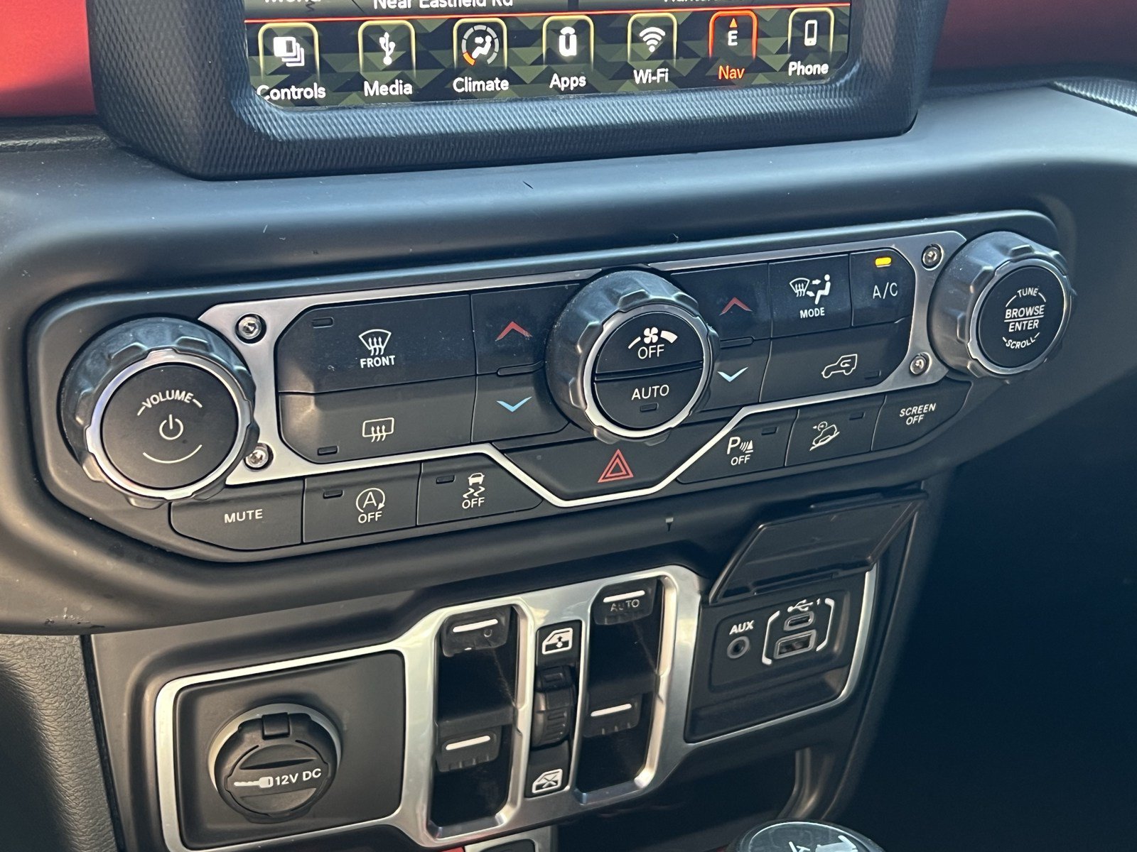 Used 2018 Jeep Wrangler Unlimited Rubicon AWD/4WD image 30