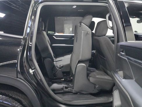 Used 2025 GMC Acadia Elevation w/ LPO, All-Weather Package AWD/4WD image 34