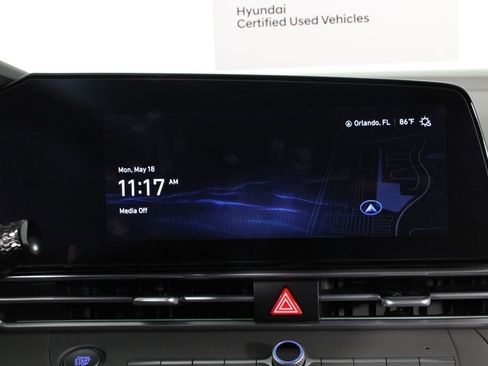 Certified 2024 Hyundai Elantra SEL FWD image 9