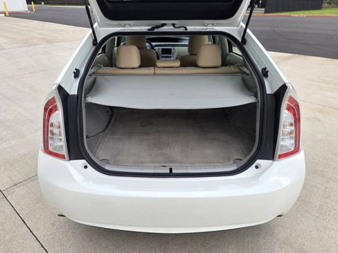 Used 2014 Toyota Prius Four w/ Solar Roof Package FWD image 5