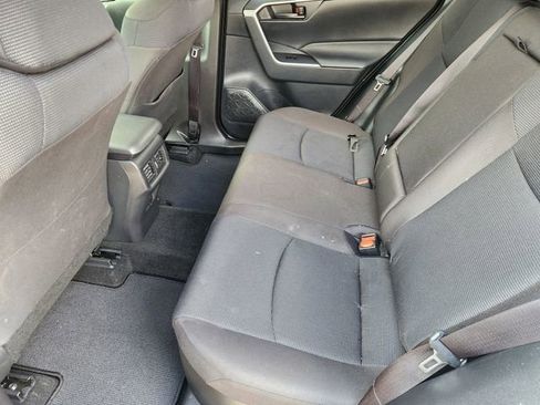 Used 2025 Toyota RAV4 LE image 28